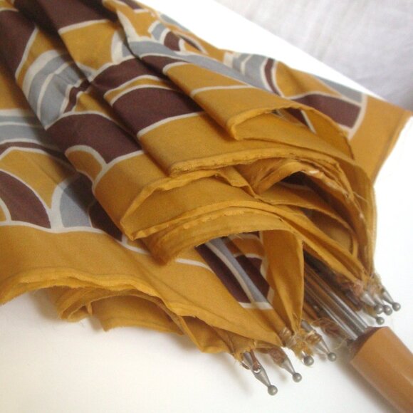 Vintage 60s Geometric Print Umbrella Unique Handle - Picture 14 of 14